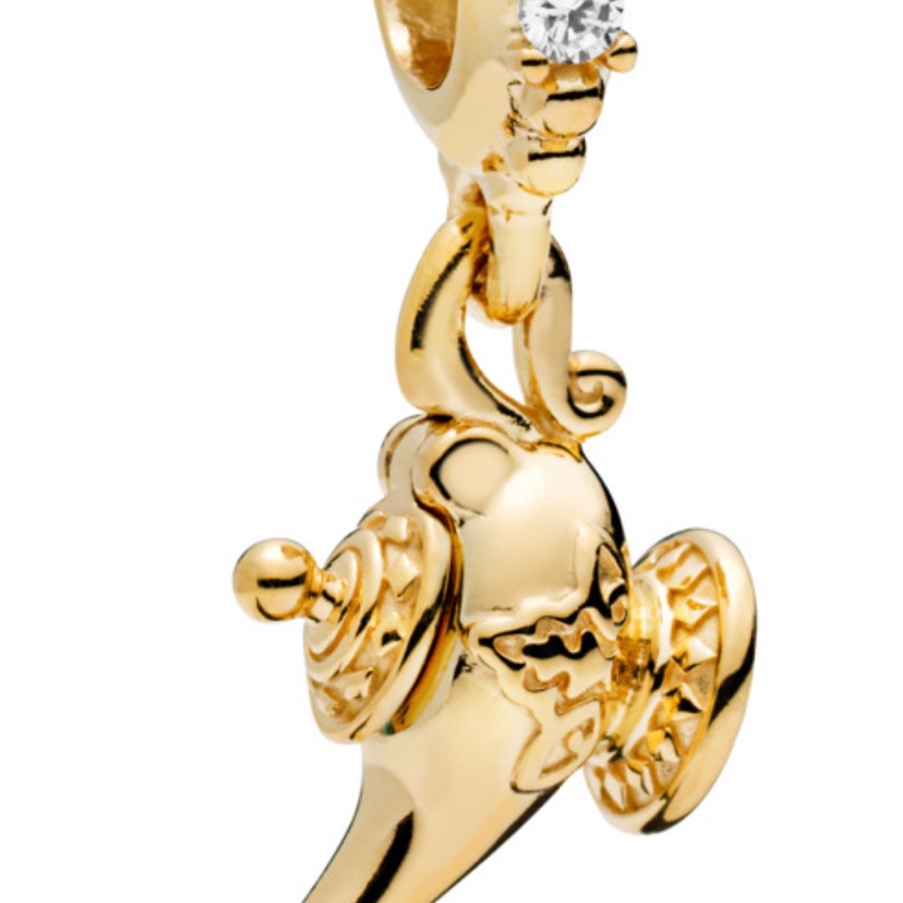 Elegant Gold Charm Aladdin